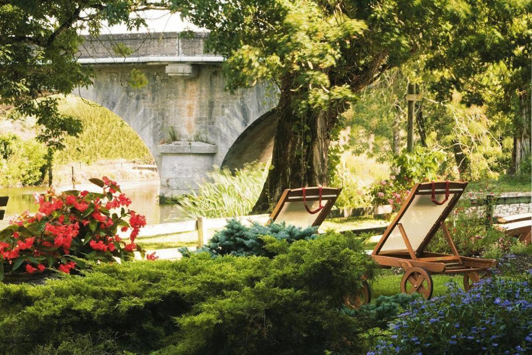 Logis Auberge De La Riviere Les Velluire-sur-Vendee Esterno foto