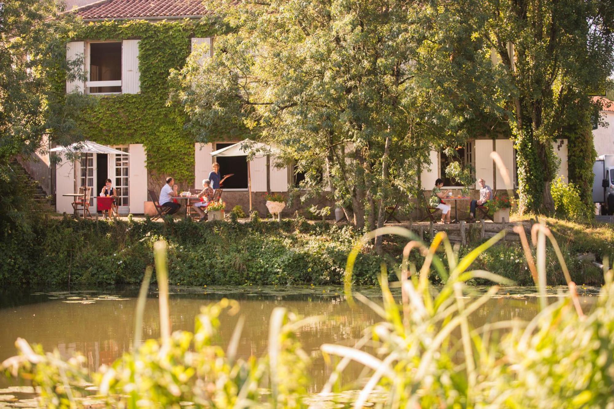 Logis Auberge De La Riviere Les Velluire-sur-Vendee Esterno foto