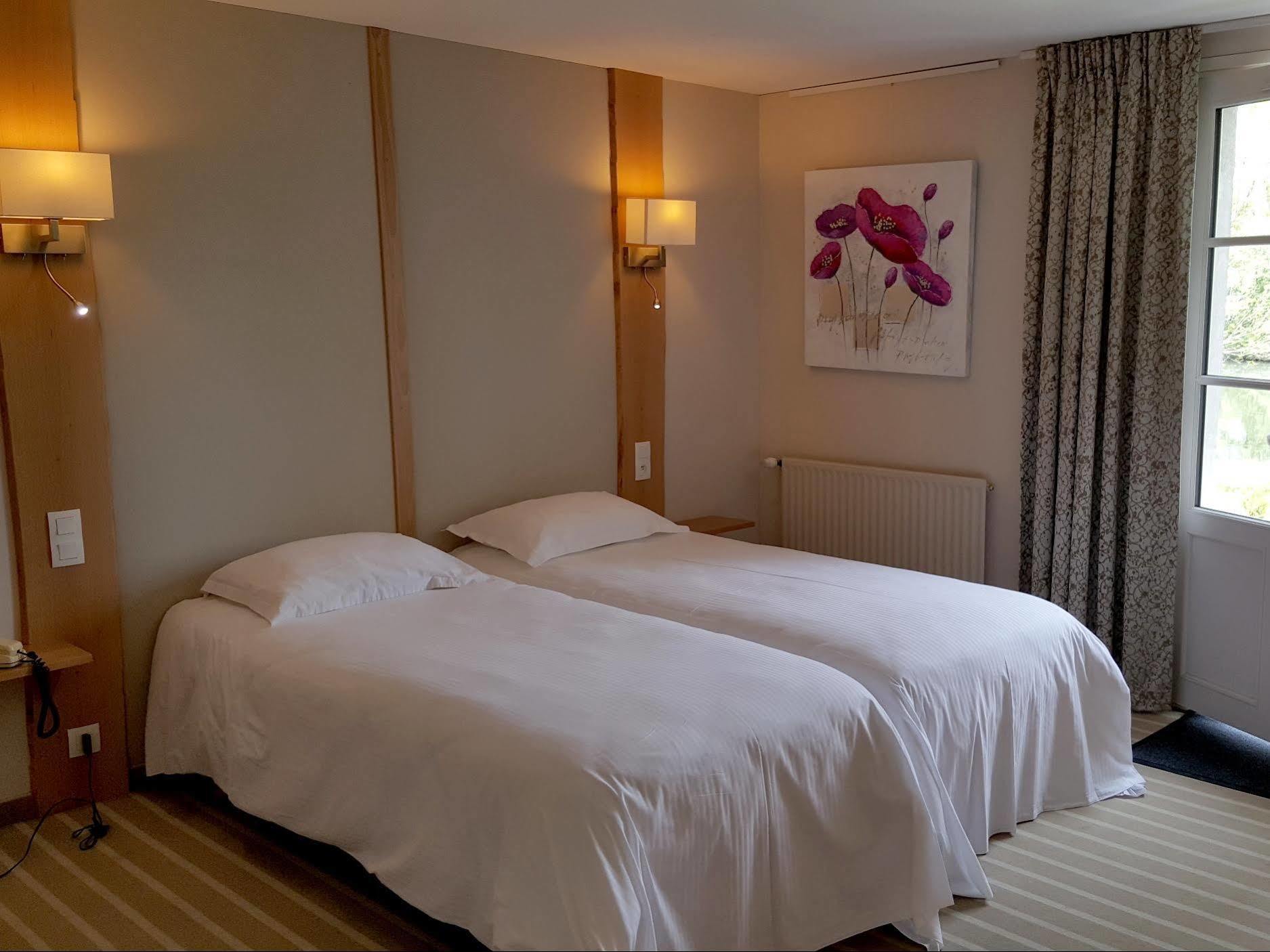 Logis Auberge De La Riviere Les Velluire-sur-Vendee Esterno foto